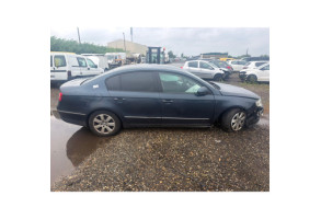 Feu arriere secondaire gauche (feux) VOLKSWAGEN PASSAT 5 Photo n°12