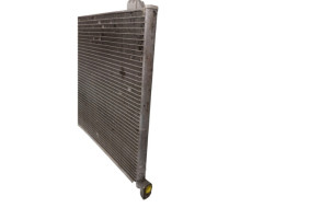 Radiateur clim VOLKSWAGEN UP Photo n°2