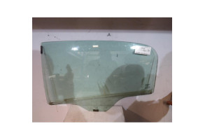 Vitre arriere gauche FIAT GRANDE PUNTO Photo n°1