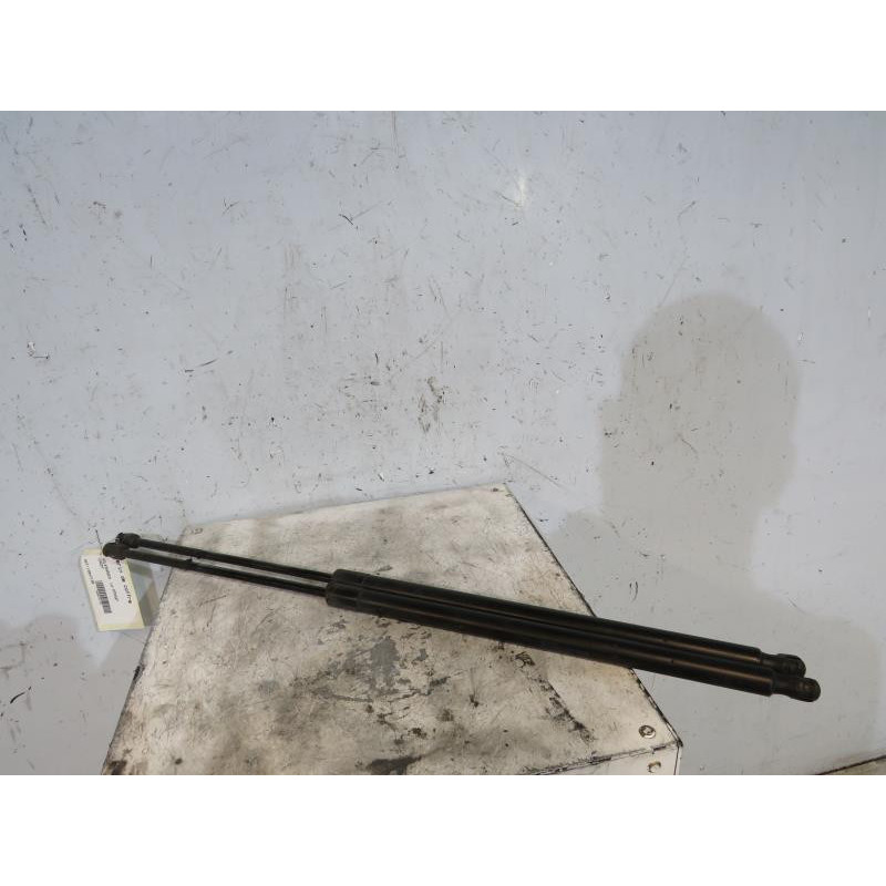 Verin de coffre VOLKSWAGEN CADDY 1 Photo n°1