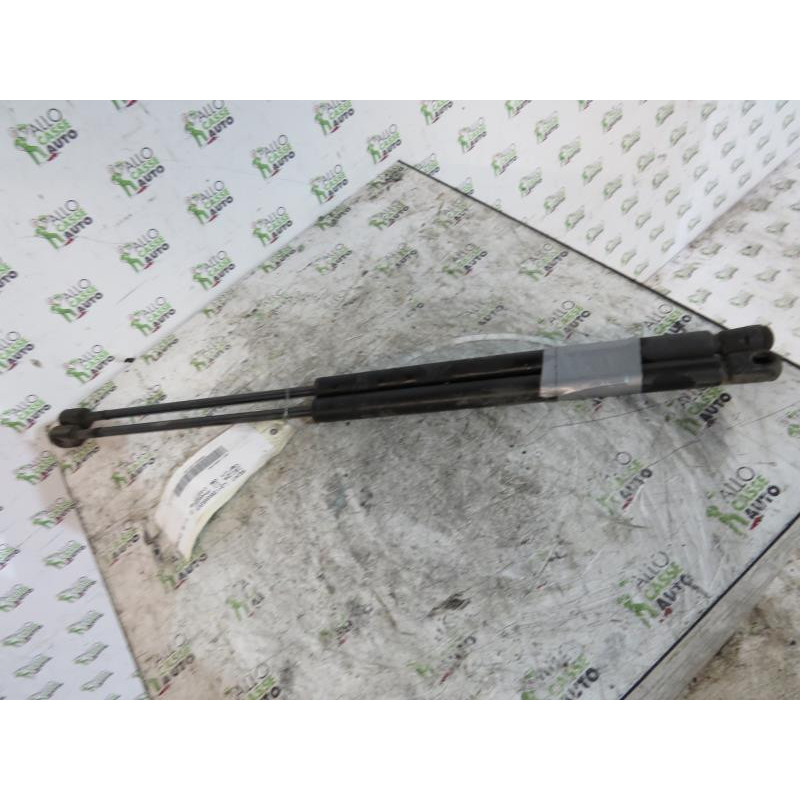Verin de coffre SEAT IBIZA 2 Photo n°1