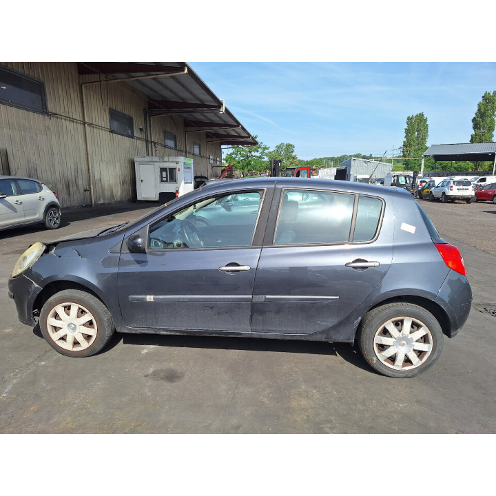 Feu arriere principal droit (feux) RENAULT CLIO 3 Photo n°8