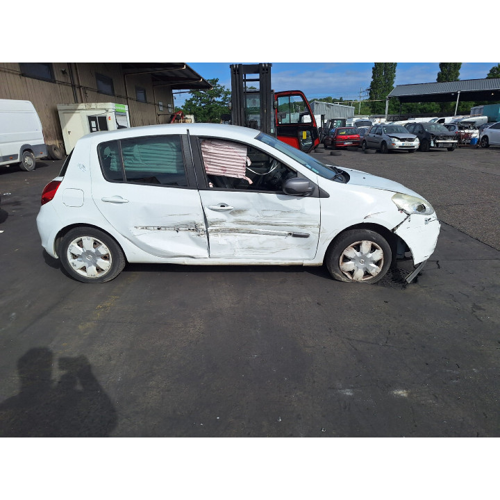 Feu arriere principal droit (feux) RENAULT CLIO 3 Photo n°14