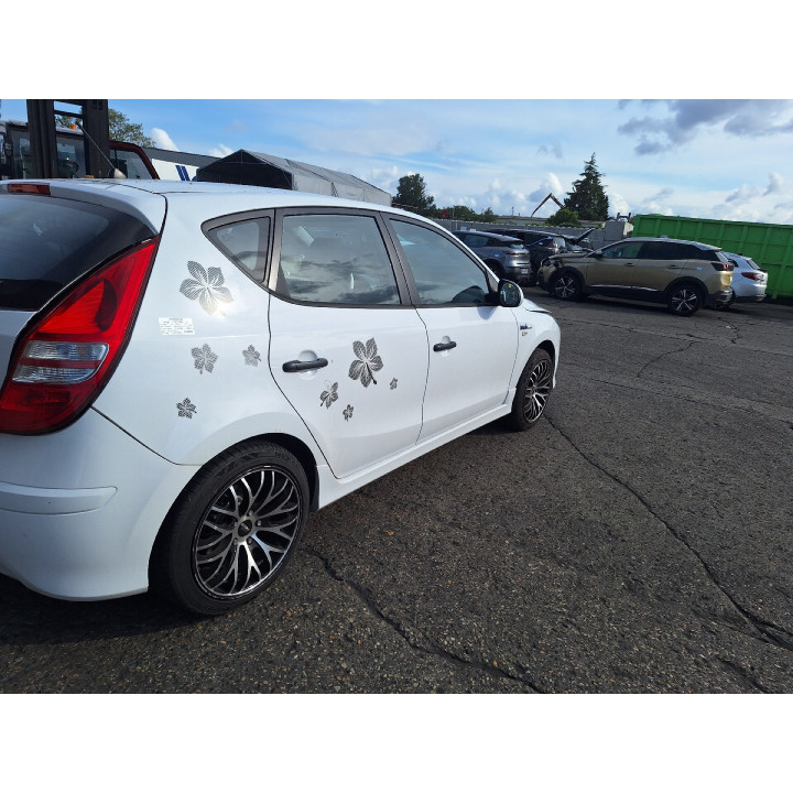 Leve vitre electrique avant gauche HYUNDAI I 30 1 Photo n°10