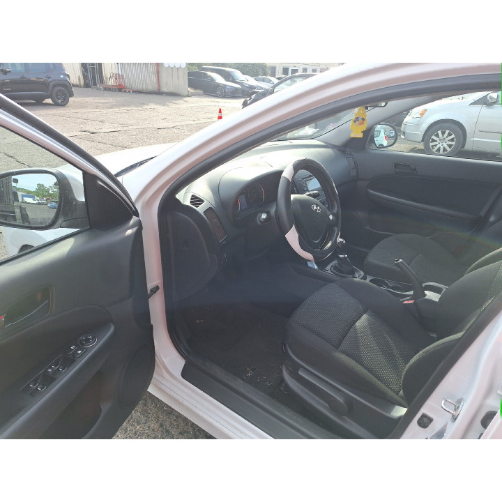 Leve vitre electrique avant gauche HYUNDAI I 30 1 Photo n°12