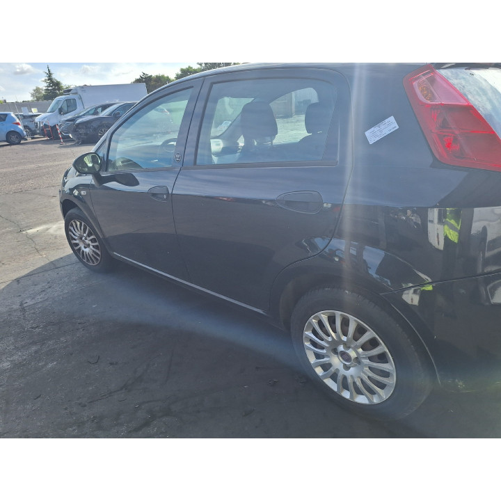 Feu arriere principal droit (feux) FIAT GRANDE PUNTO Photo n°8