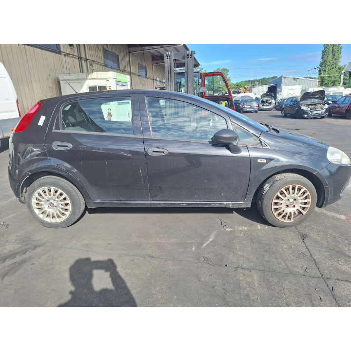 Feu arriere principal droit (feux) FIAT GRANDE PUNTO Photo n°12