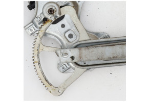 Leve vitre electrique avant gauche TOYOTA YARIS 3 Photo n°4