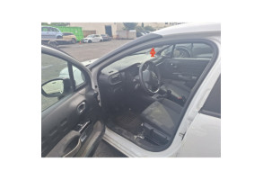Pare boue avant droit CITROEN C3 3 Photo n°12