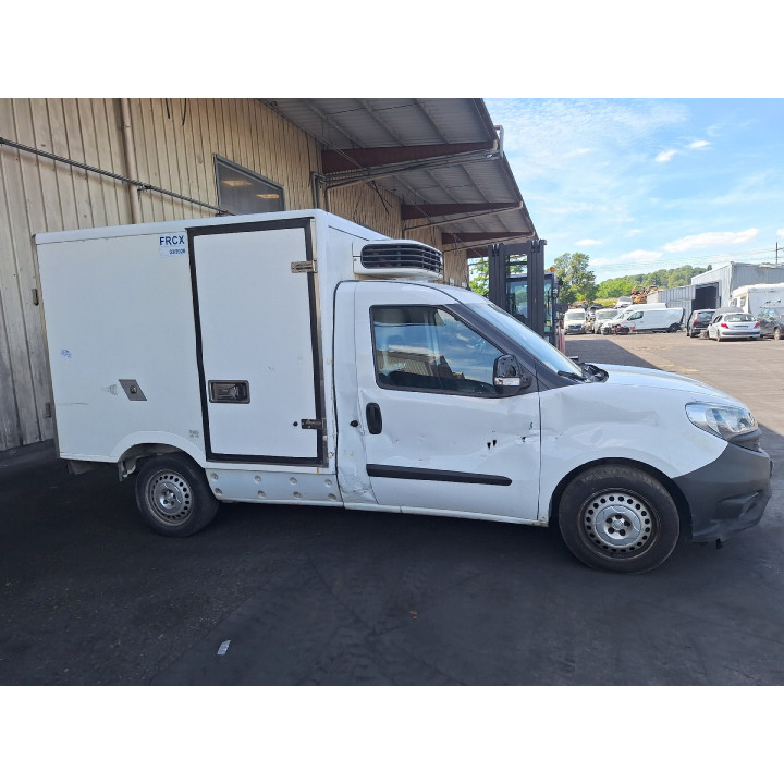Leve vitre electrique avant gauche FIAT DOBLO 2 Photo n°9