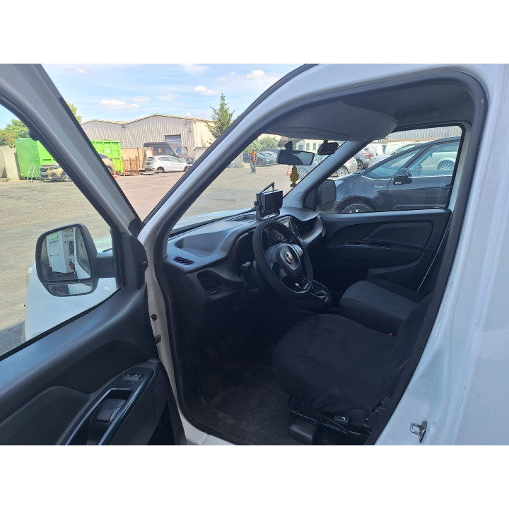 Leve vitre electrique avant gauche FIAT DOBLO 2 Photo n°11