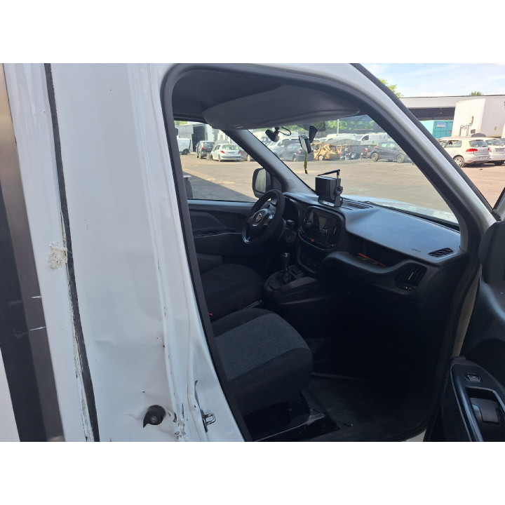 Leve vitre electrique avant gauche FIAT DOBLO 2 Photo n°12