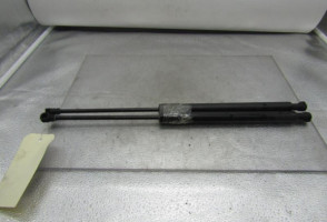 Verin de coffre PEUGEOT 208 1