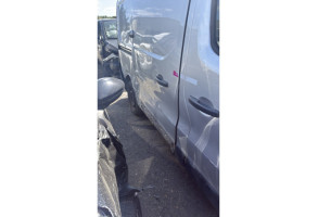 Calandre RENAULT TRAFIC 3 COURT Photo n°14