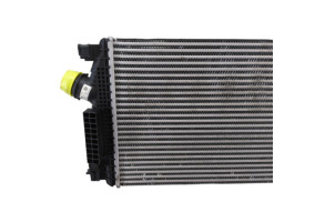 Echangeur air (Intercooler) OPEL ZAFIRA TOURER C Photo n°1