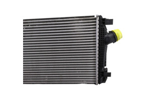 Echangeur air (Intercooler) OPEL ZAFIRA TOURER C Photo n°3