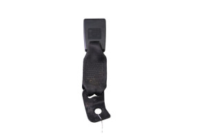 Attache ceinture arriere droit BMW SERIE 1 E81 Photo n°1