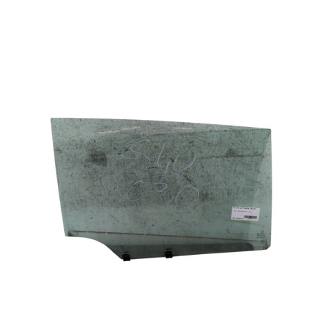 Vitre arriere droit PEUGEOT 5008 1
