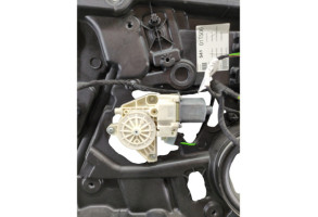 Leve vitre electrique avant gauche MERCEDES CLASSE A 176 Photo n°2