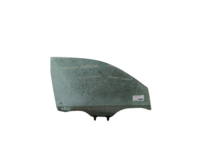 Vitre avant droit NISSAN MICRA 3 Photo n°1