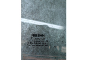 Vitre avant droit NISSAN MICRA 3 Photo n°2