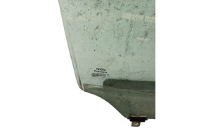 Vitre avant droit TOYOTA AVENSIS 3 Photo n°2