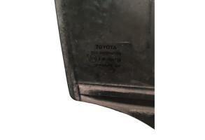 Vitre arriere droit TOYOTA AVENSIS 3 Photo n°1