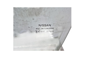 Vitre avant gauche NISSAN JUKE 1 Photo n°2