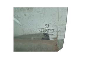 Vitre arriere droit PEUGEOT 3008 1 Photo n°1