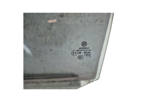 Vitre arriere gauche VOLKSWAGEN JETTA 3 Photo n°1