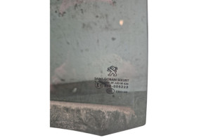 Vitre arriere droit PEUGEOT 308 2 Photo n°2