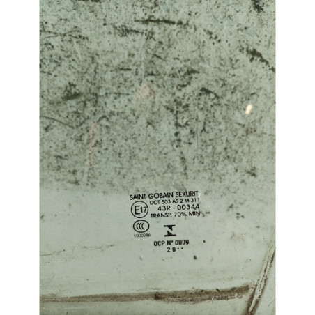 Vitre avant gauche PEUGEOT 208 1