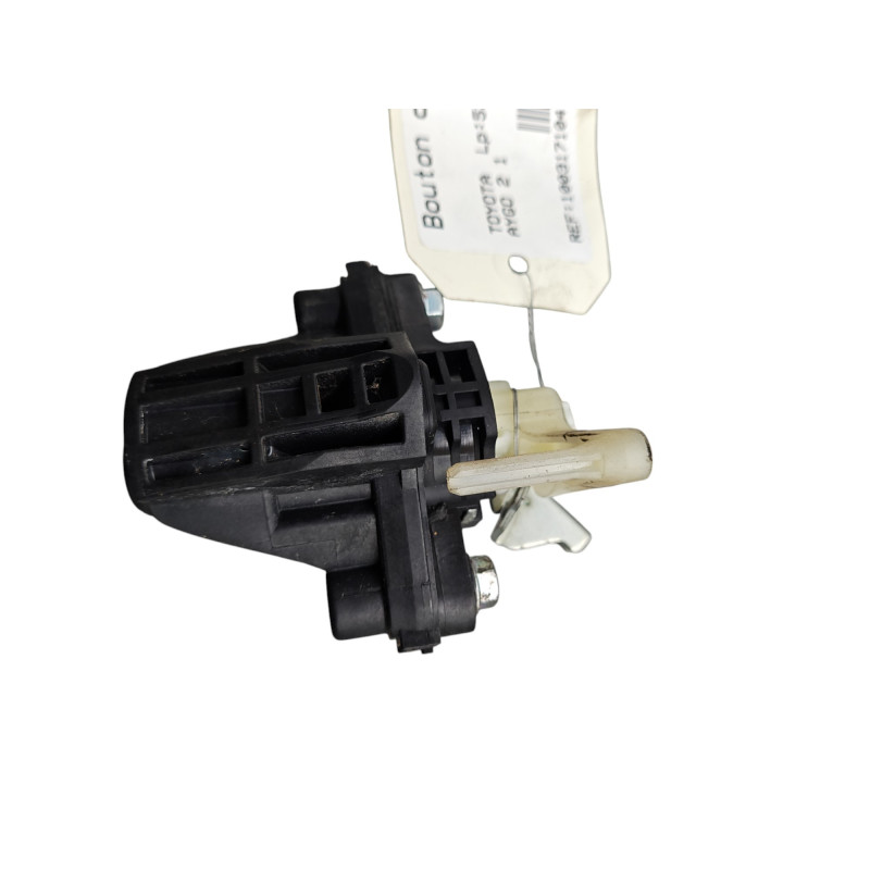 Bouton de coffre TOYOTA AYGO 2 Photo n°1