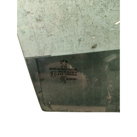 Vitre avant droit PEUGEOT 207