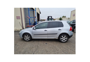 Vitre arriere droit VOLKSWAGEN GOLF 5 Photo n°9