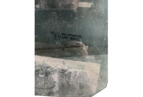 Vitre arriere droit PEUGEOT 208 2 Photo n°2