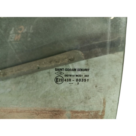 Vitre arriere droit DACIA SANDERO 2