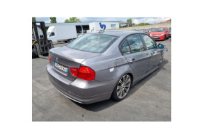 Feu arriere stop central BMW SERIE 3 E90 Photo n°7