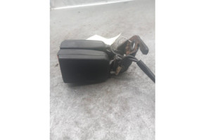 Attache ceinture arriere droit PEUGEOT 207 Photo n°1