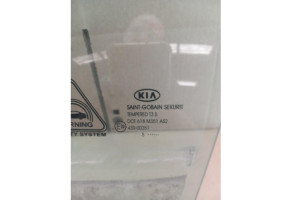 Vitre avant gauche KIA SPORTAGE 3 Photo n°1