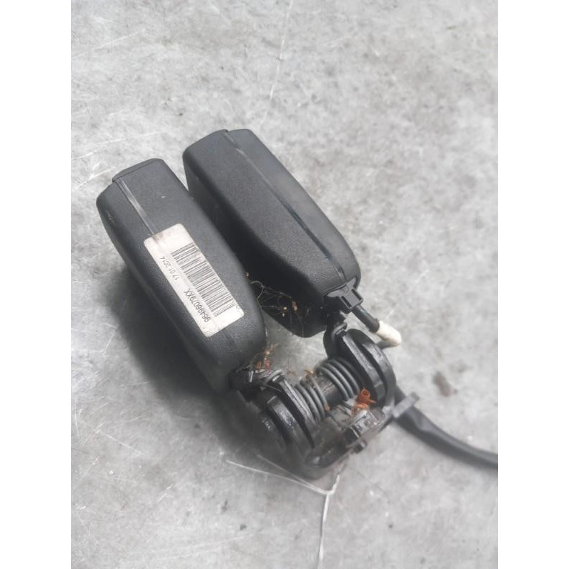 Attache ceinture arriere droit PEUGEOT 207 Photo n°1