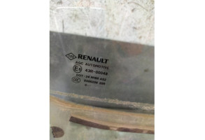 Vitre arriere droit RENAULT SCENIC 3 Photo n°1