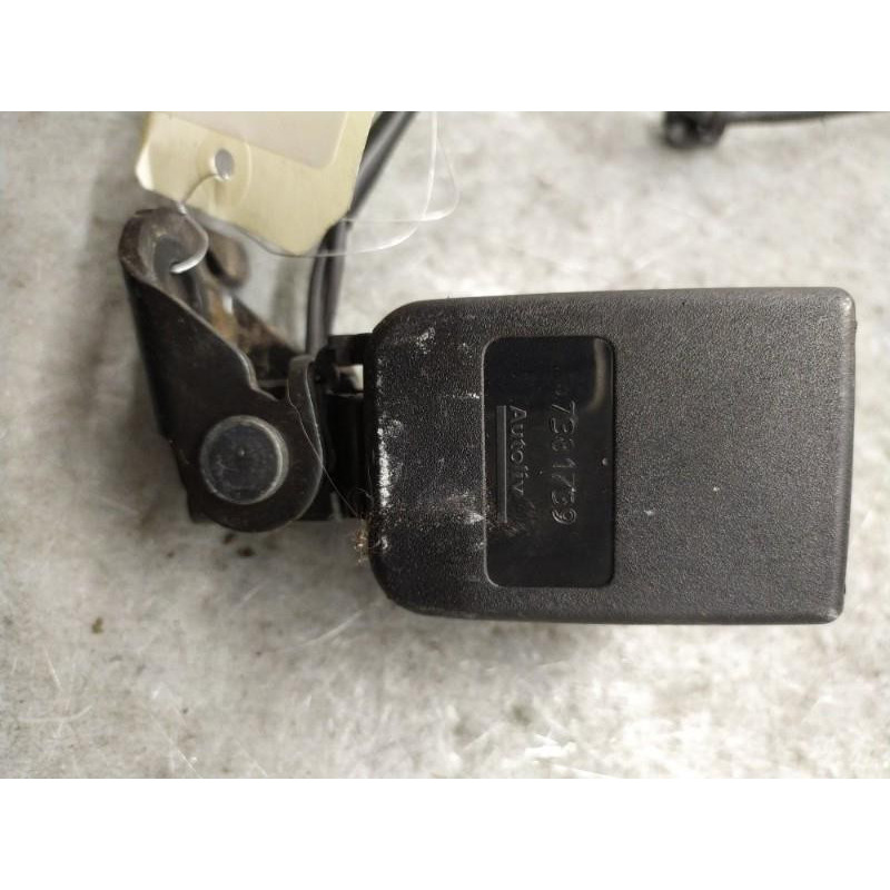 Attache ceinture arriere droit PEUGEOT 207 Photo n°1