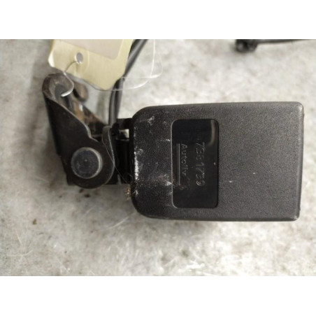 Attache ceinture arriere droit PEUGEOT 207