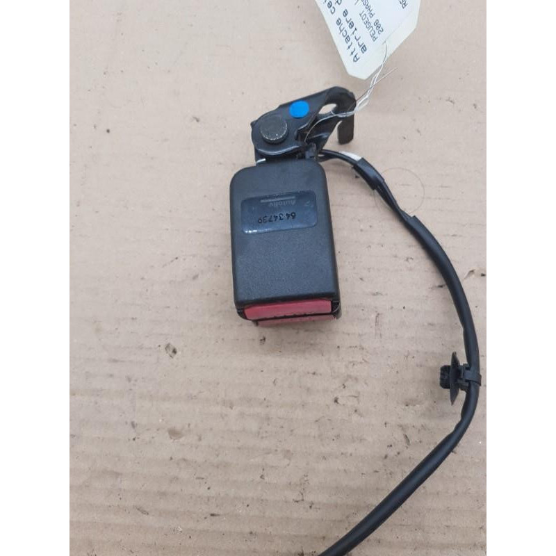 Attache ceinture arriere droit PEUGEOT 207 Photo n°1
