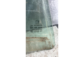 Vitre arriere droit PEUGEOT 308 1 SW Photo n°4