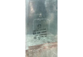 Vitre arriere gauche PEUGEOT 308 1 SW Photo n°1