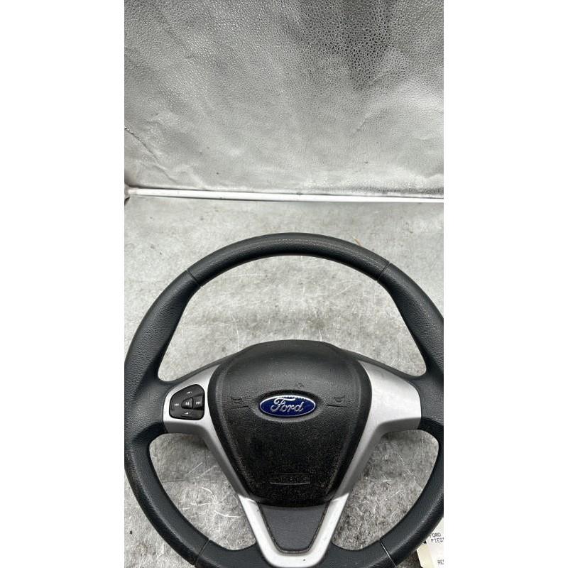 Volant FORD FIESTA 6 Photo n°1