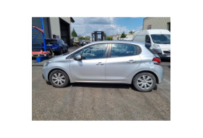 Anti brouillard gauche (feux) PEUGEOT 208 1 Photo n°8