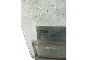 Vitre arriere droit RENAULT SCENIC 3 Photo n°1